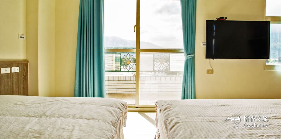 Family Quadruple Room, Non Smoking | Desk, blackout drapes, soundproofing, free WiFi
