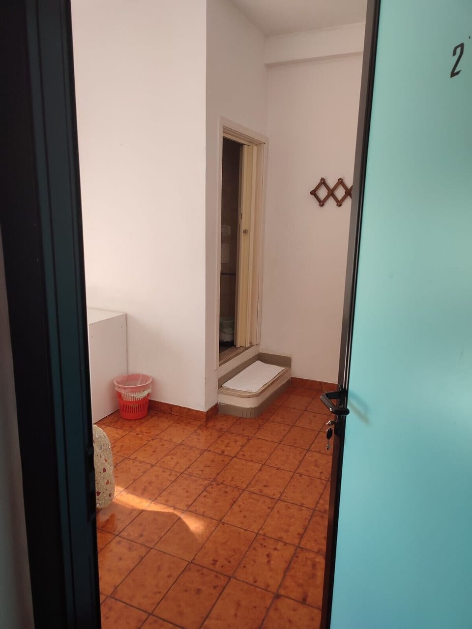 Double Room, Non Smoking | Desk, bed sheets