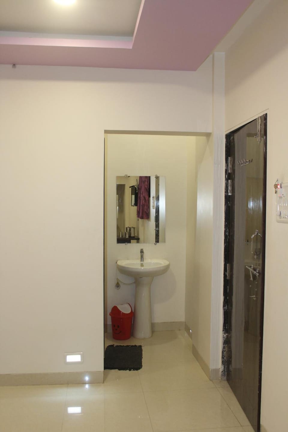 Shower, free toiletries