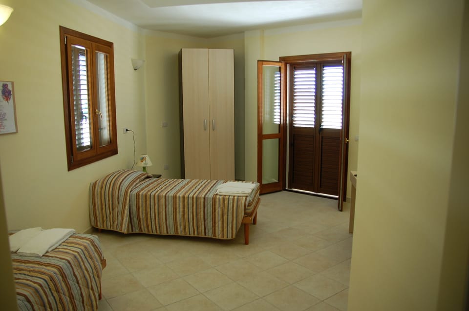 Family Room | Free WiFi, bed sheets