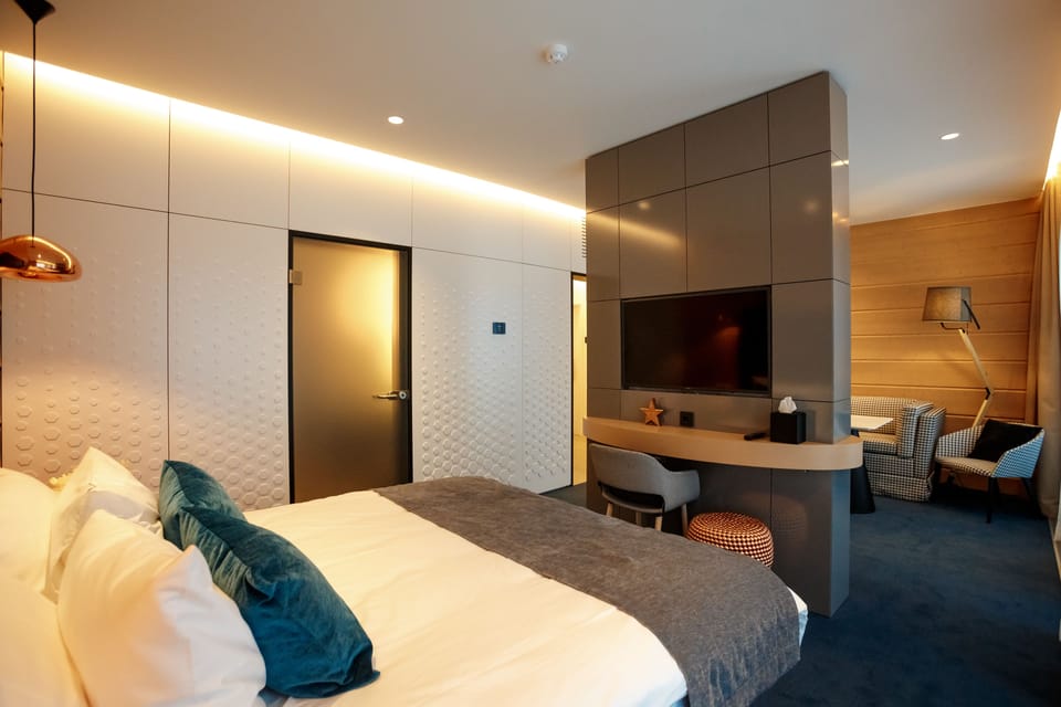 Luxury Room, Balcony, Golf View | In-room safe, desk, blackout drapes, soundproofing