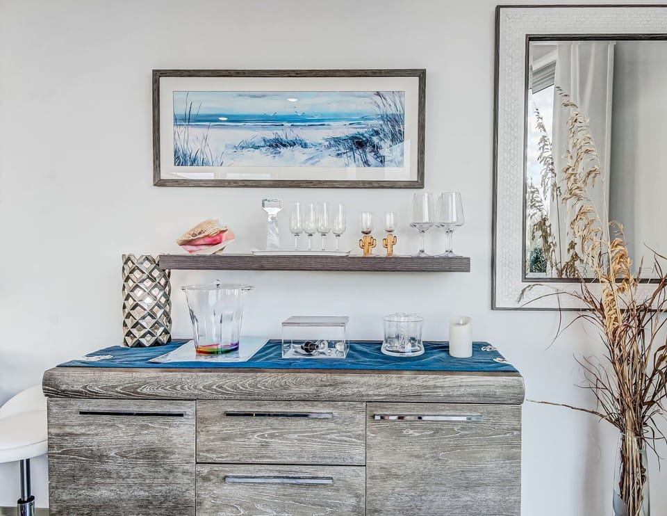 Serve up some cocktails with the bar!