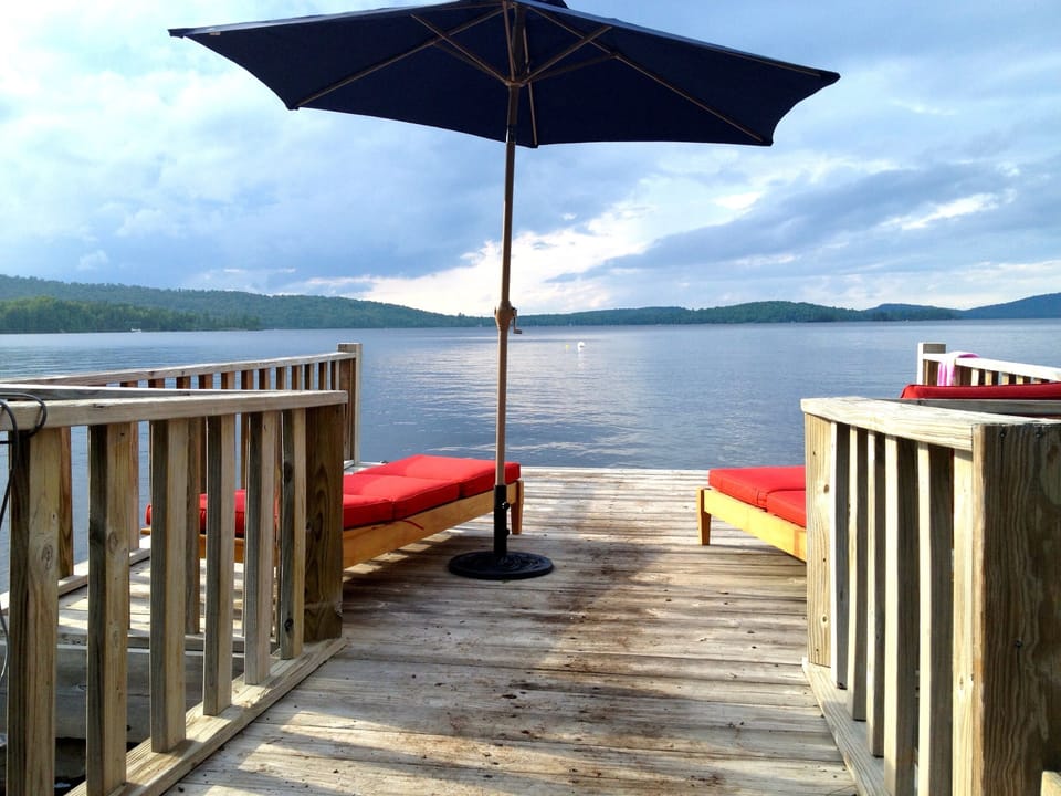 Private Dock (2 New "Restoration Hardware" Teak Chaises/Cushions & Boat Mooring)
