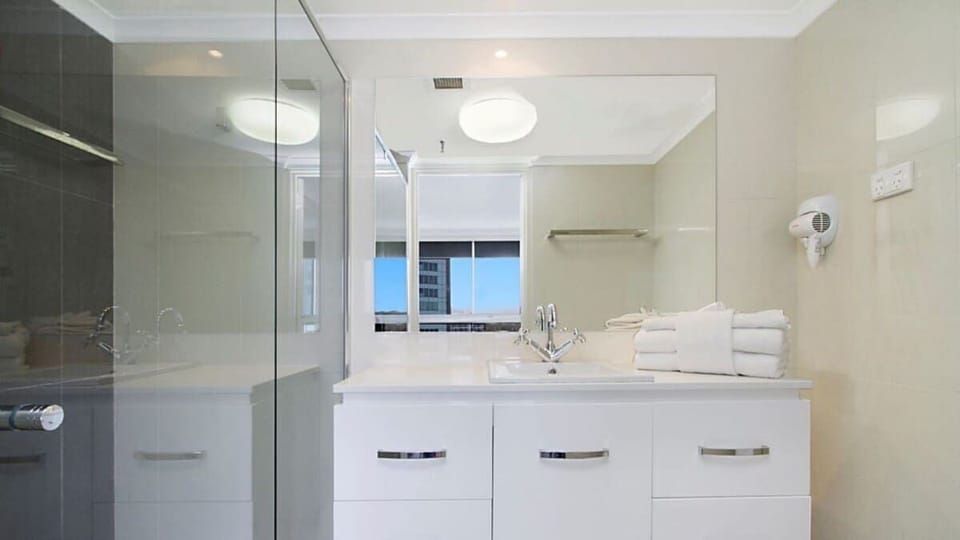 Full Bathroom 1
Ensuite 