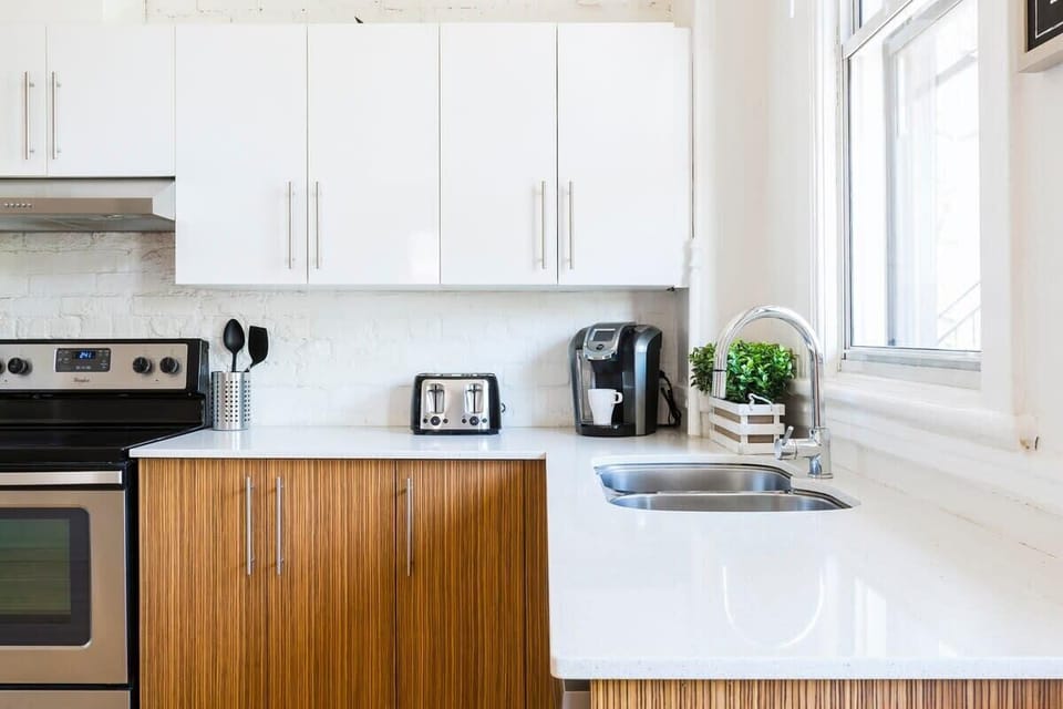 Dishwasher, Keurig coffee machine with pods