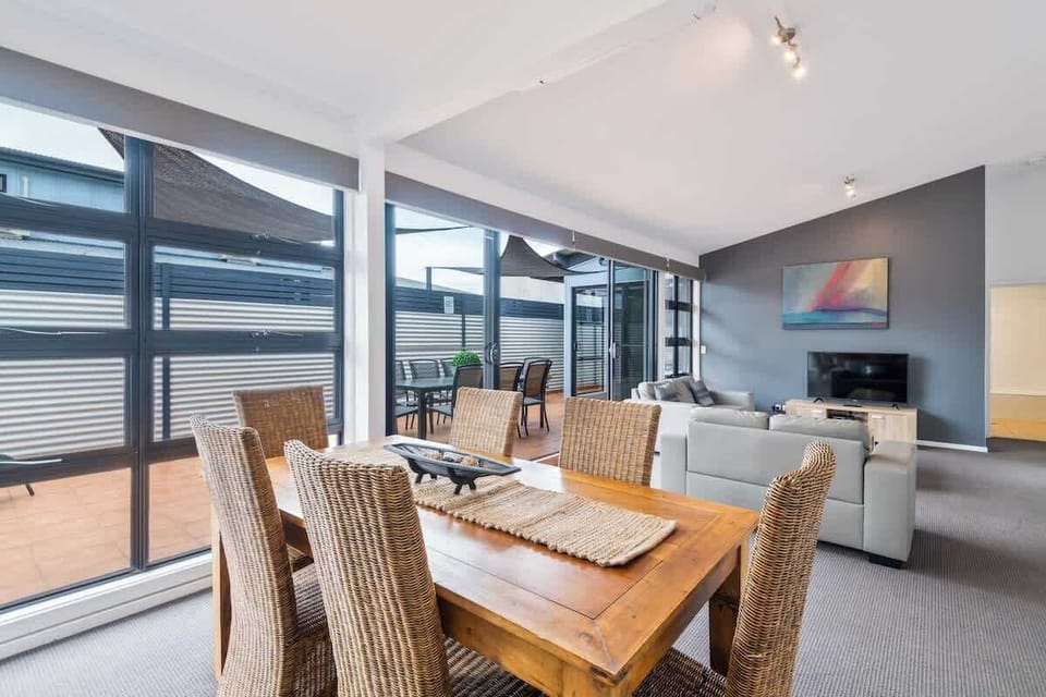 Dining area in 'Plantation' one of the Jervis Bay holiday apartments offered by Nautilus Apartments.