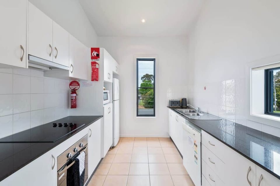 Plantation apartment's full kitchen in Nautilus's Jervis Bay holiday apartments.