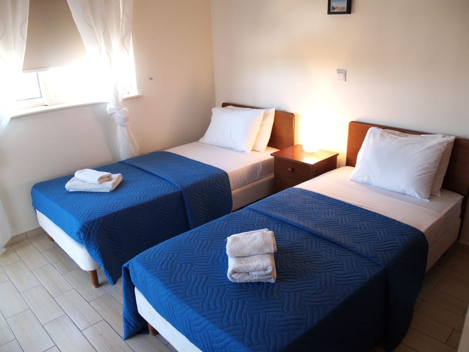 Bedroom with two single beds