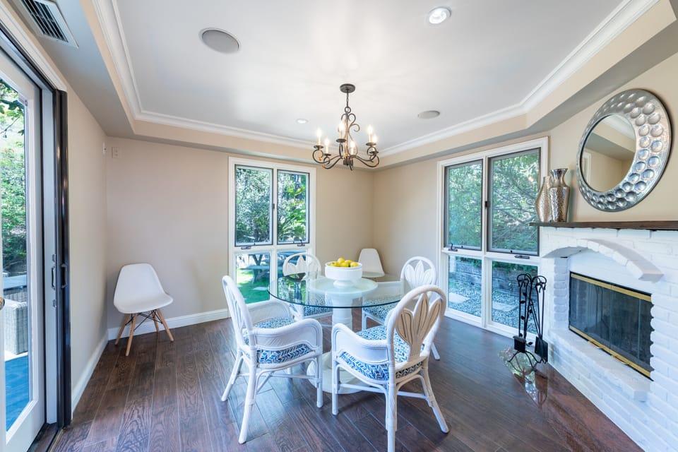 Breakfast nook