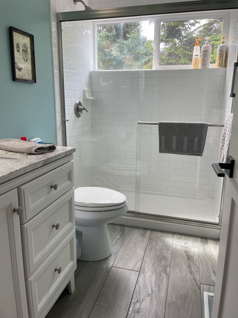 Primary bedroom private bathroom