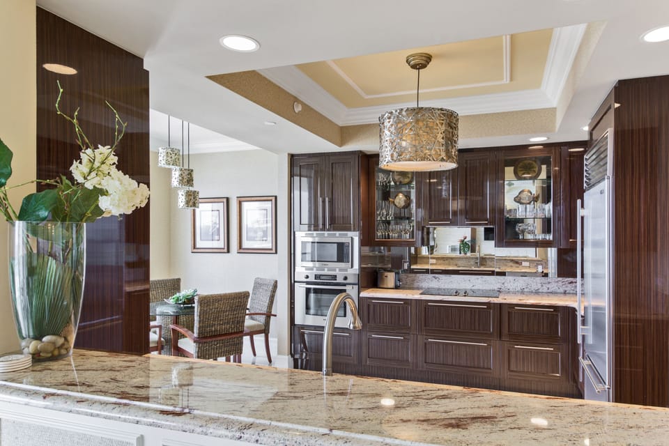 Kitchen — Designer, High‑End. Toaster, blender, coffee machines, mixer, etc.