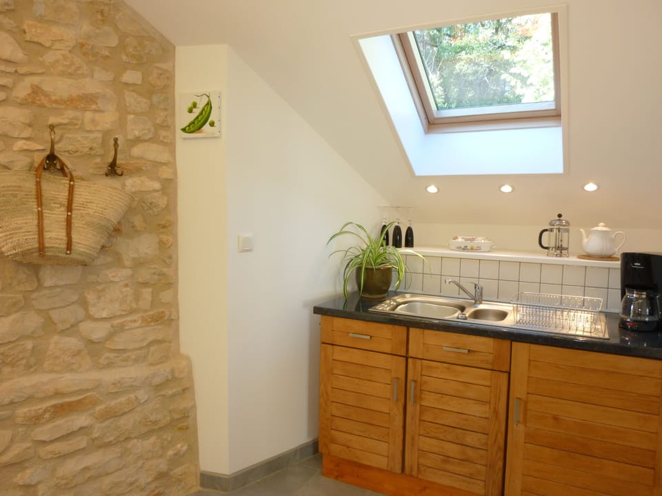 Kitchen 2 of 2