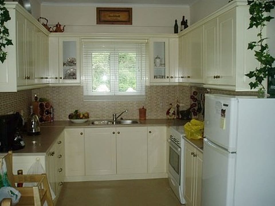 Very well equipped kitchen  
alan@corfu-villa-holiday.com
