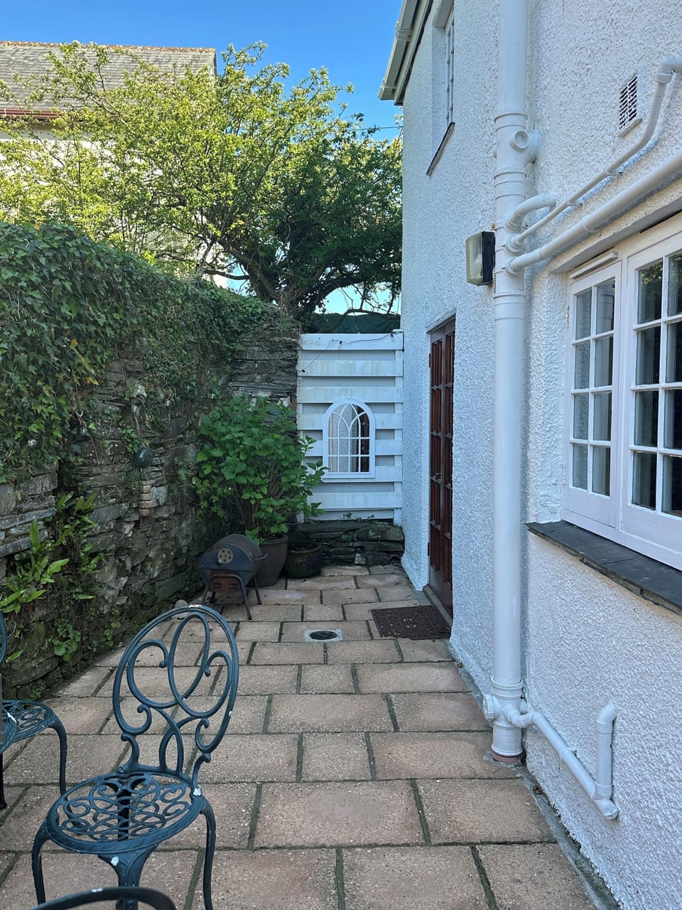 Enclosed patio space 