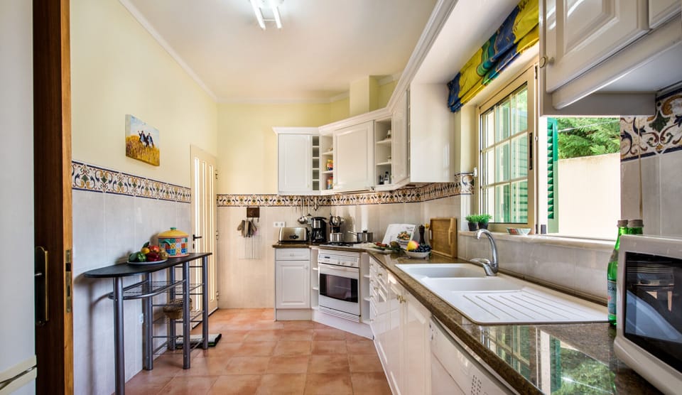 Fully equipped kitchen