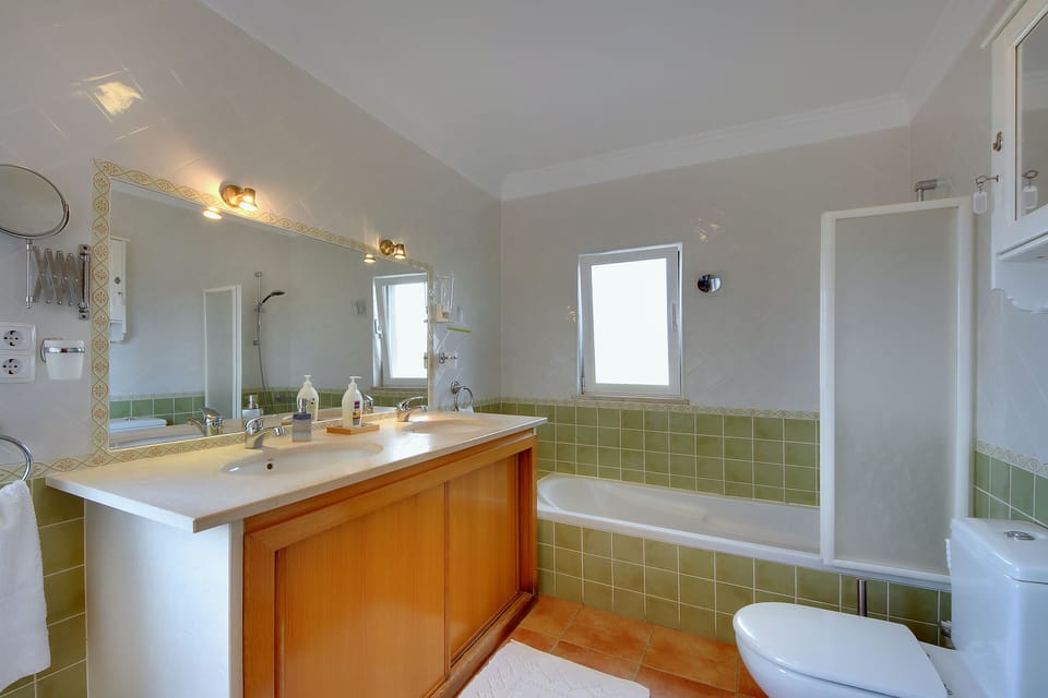 bathroom3