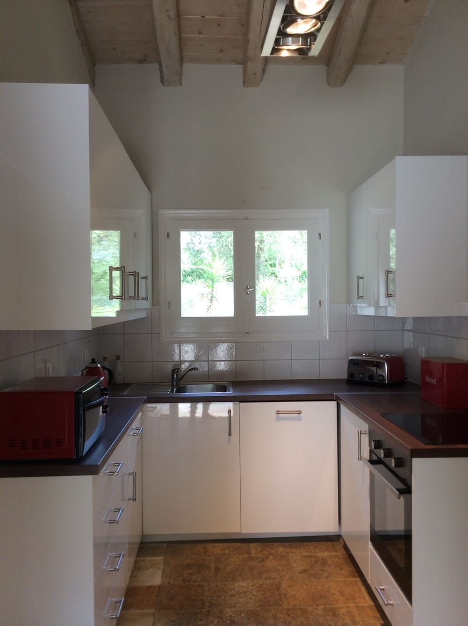 Fully fitted kitchen complete with dishwasher.