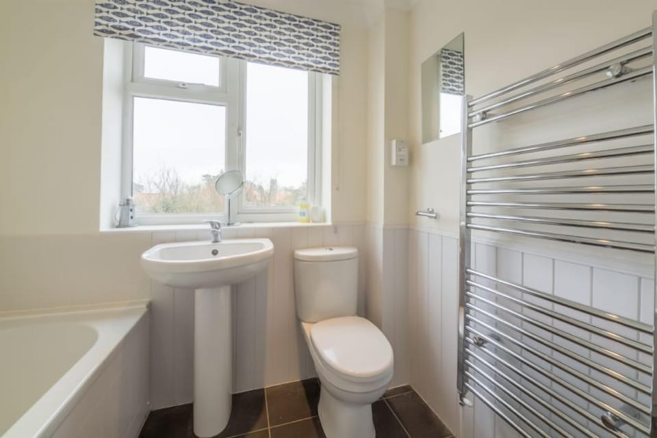 First floor: Family bathroom