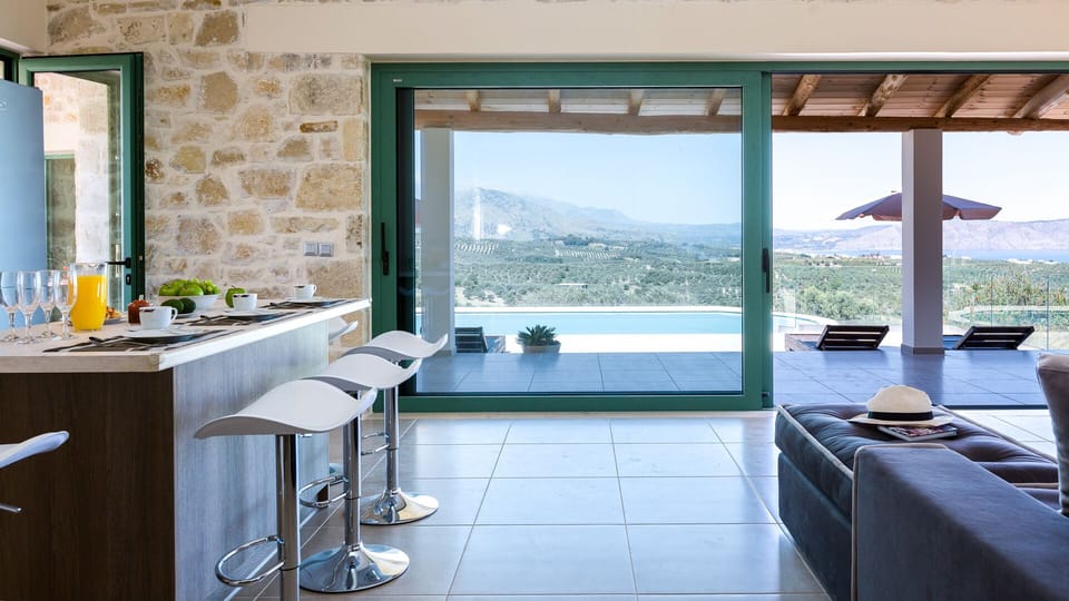 Open the floor-to-ceiling glass doors and have the feeling of being outdoors.