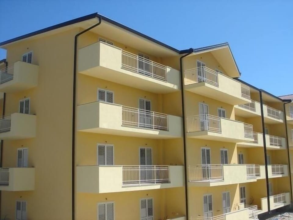 Amusa Balconies  

