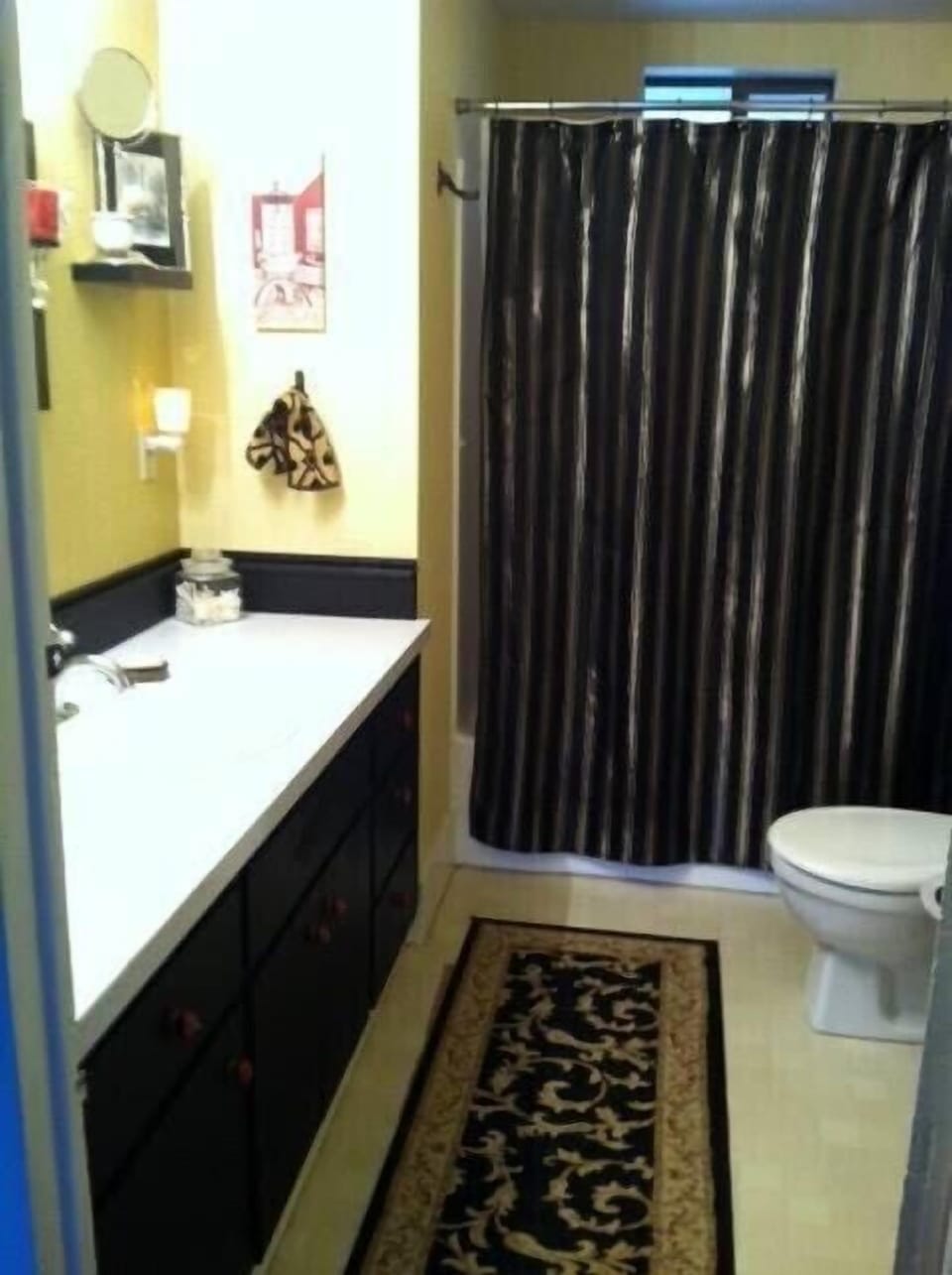 Upstairs La Toilette