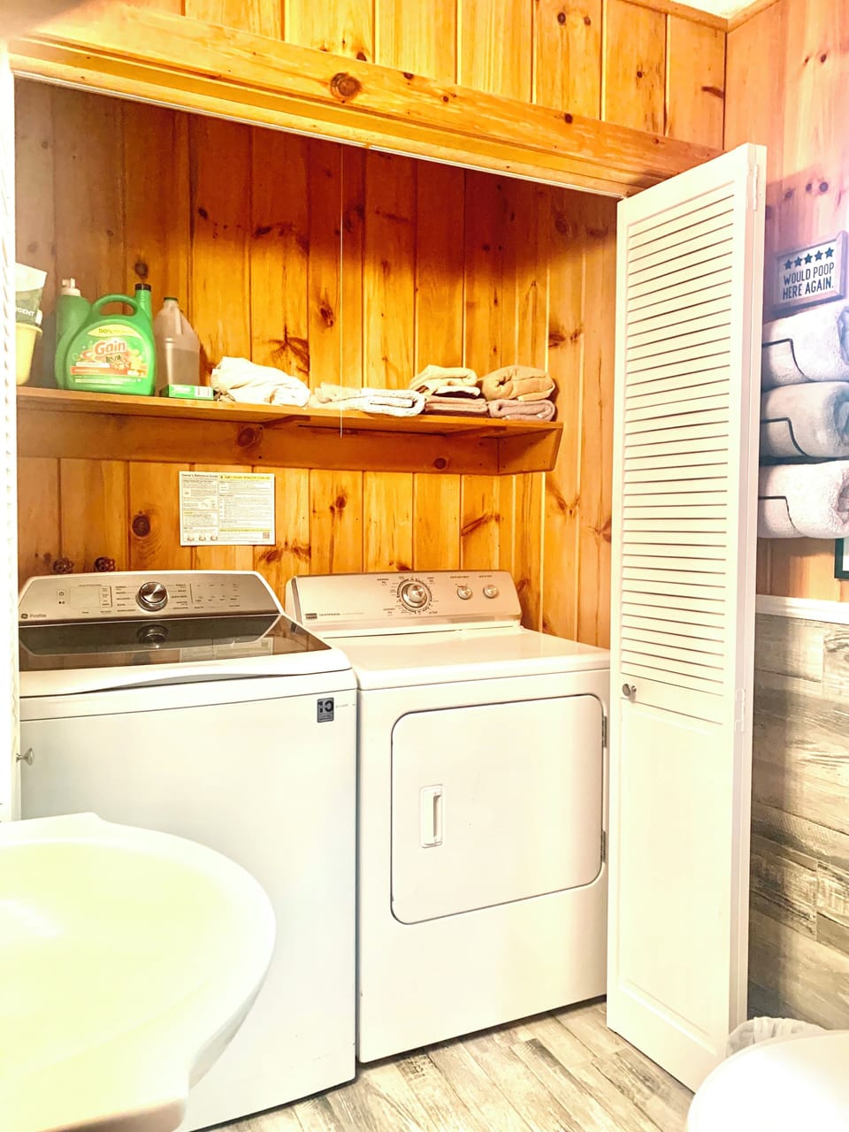 Washer/Dryer on first floor 