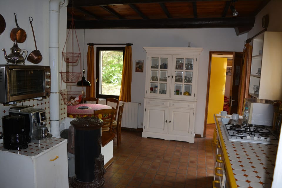 Kitchen dining table