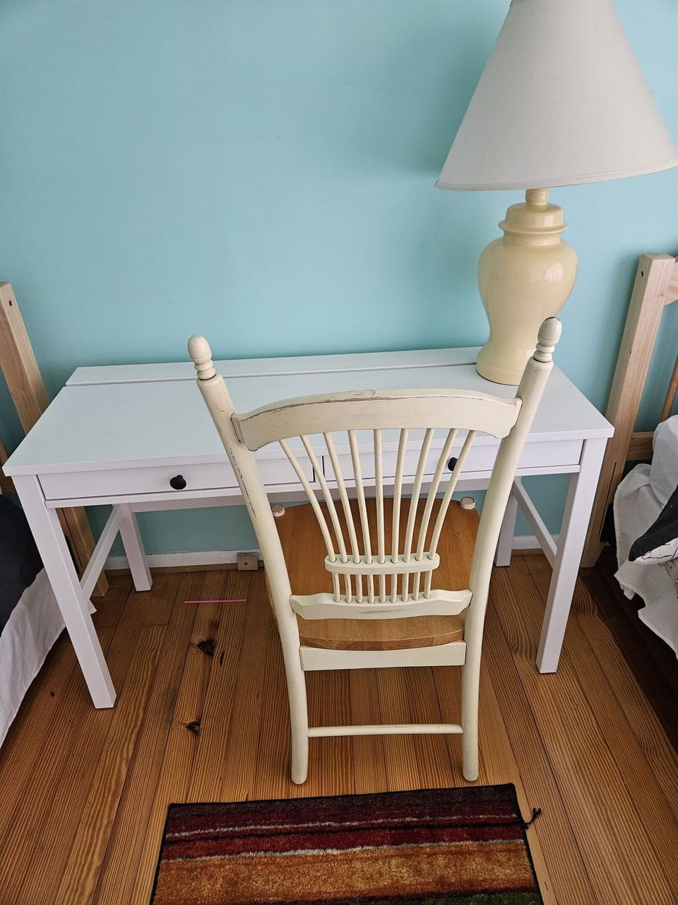 Work station in Twin Room