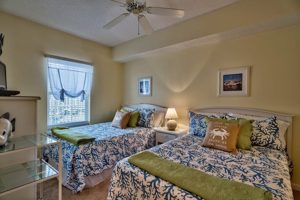Kids room re done in 2023 two full beds & TV