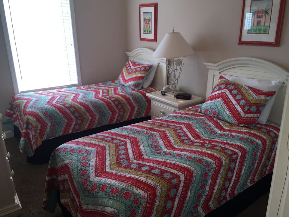 Twin Bed Bedroom