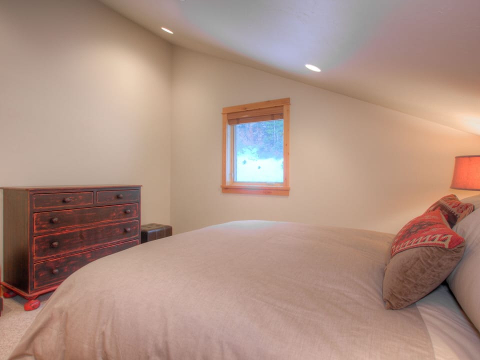 Black Eagle Lodge 25, Bedroom 4, 2