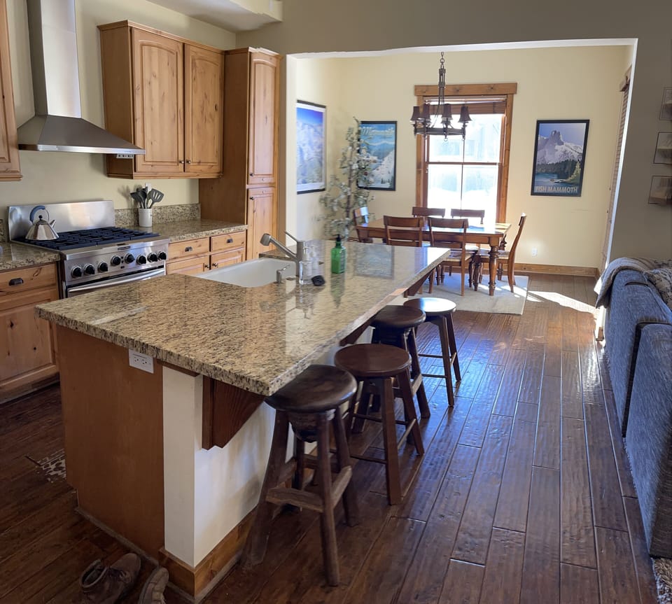 Kitchen/Dining
