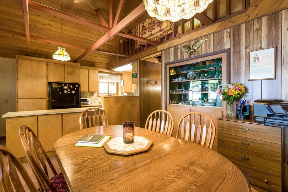 Dining room looking into kitchen