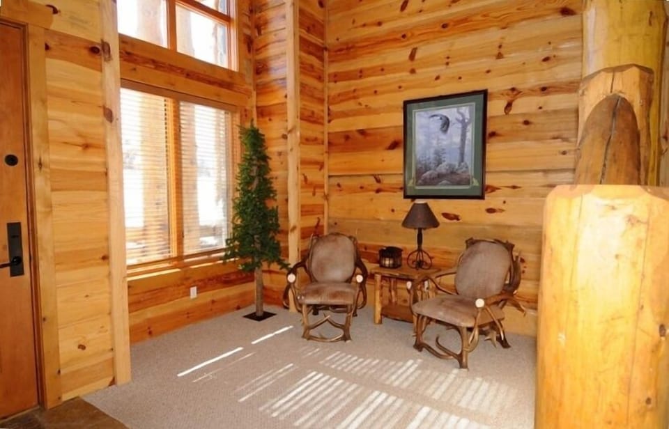 sitting room on main level