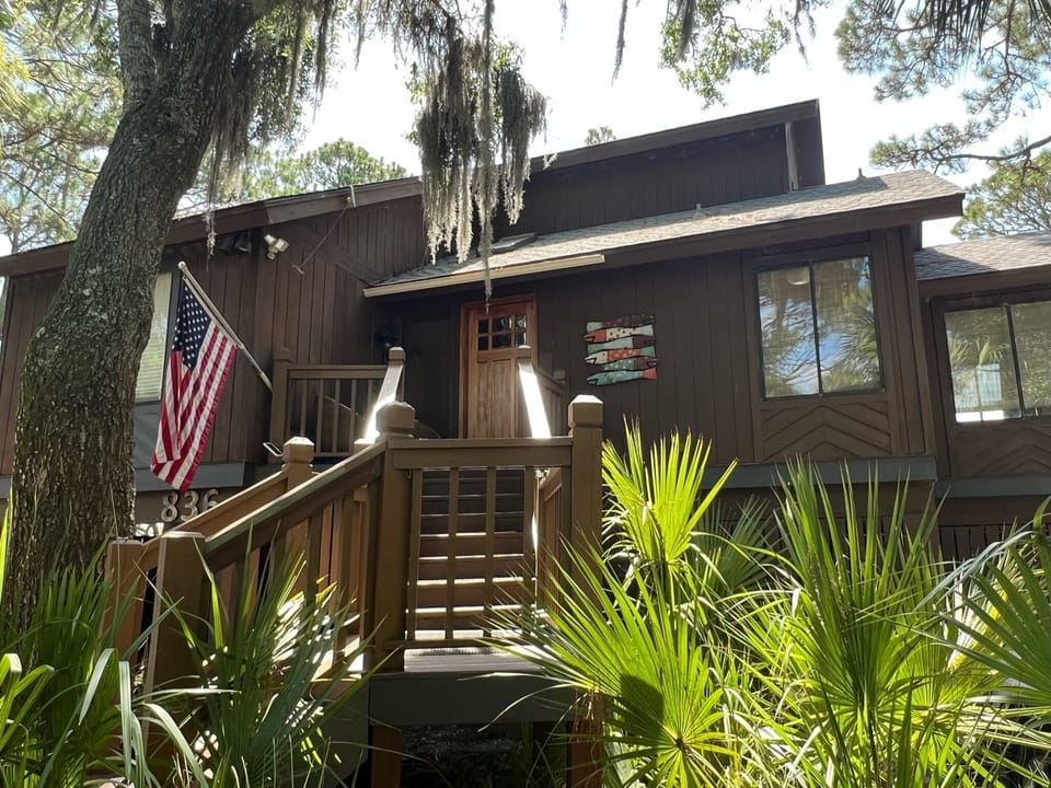 836 Marsh Dune front