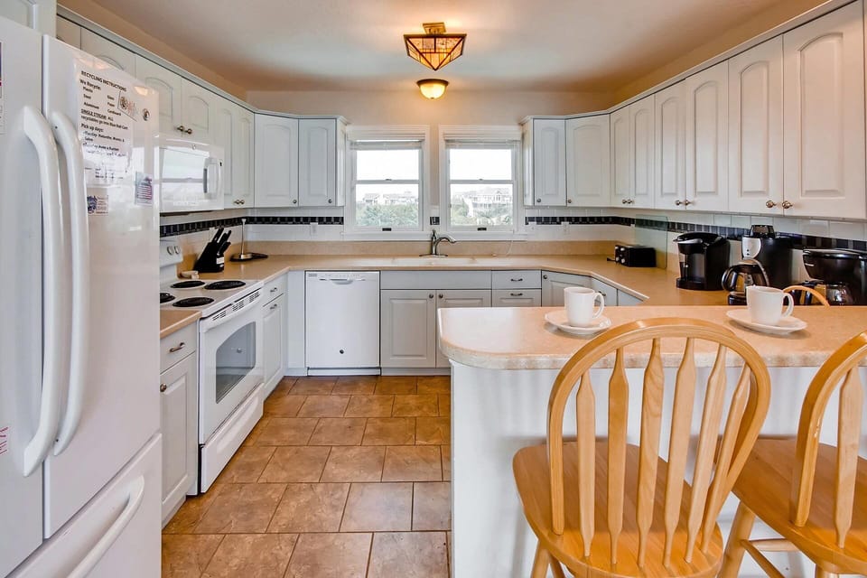 Surf-or-Sound-Realty-Forever-Sunshine-868-Kitchen-3