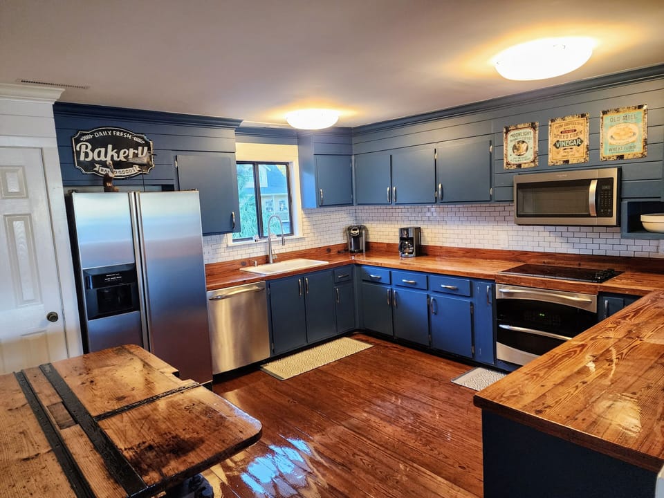Second full size kitchen on main floor
