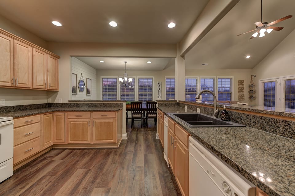 Lots of counter space 