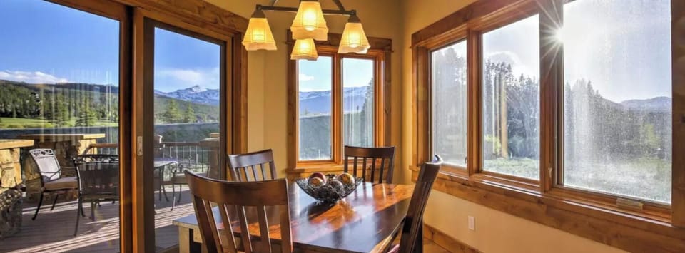 Breakfast Nook