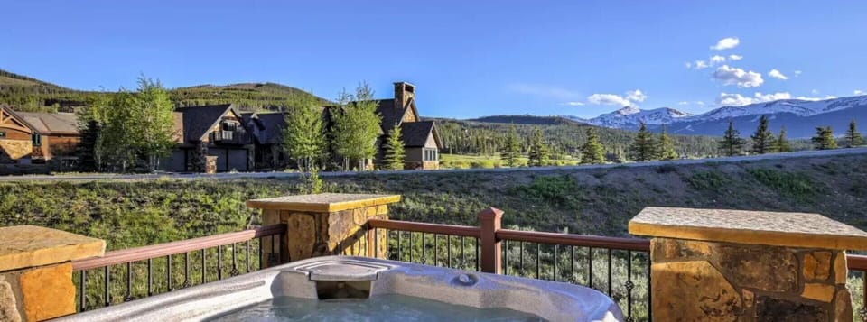 Private Outdoor Hot Tub