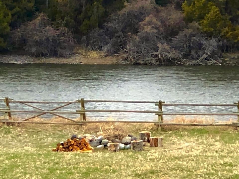 Enjoy the fire pit in the back yard and make some s'mores with the kids!