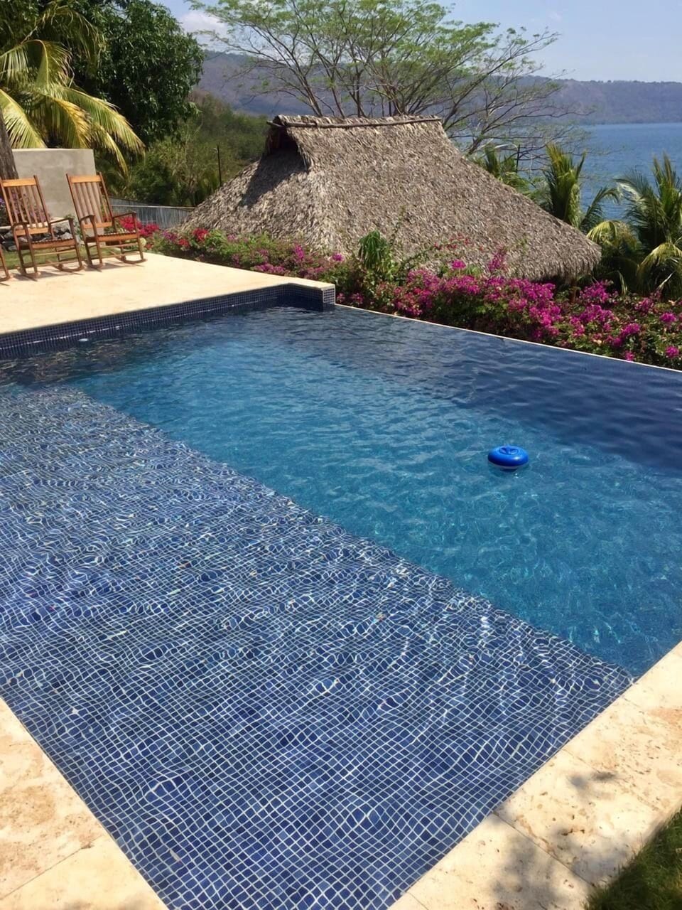Infinity pool 