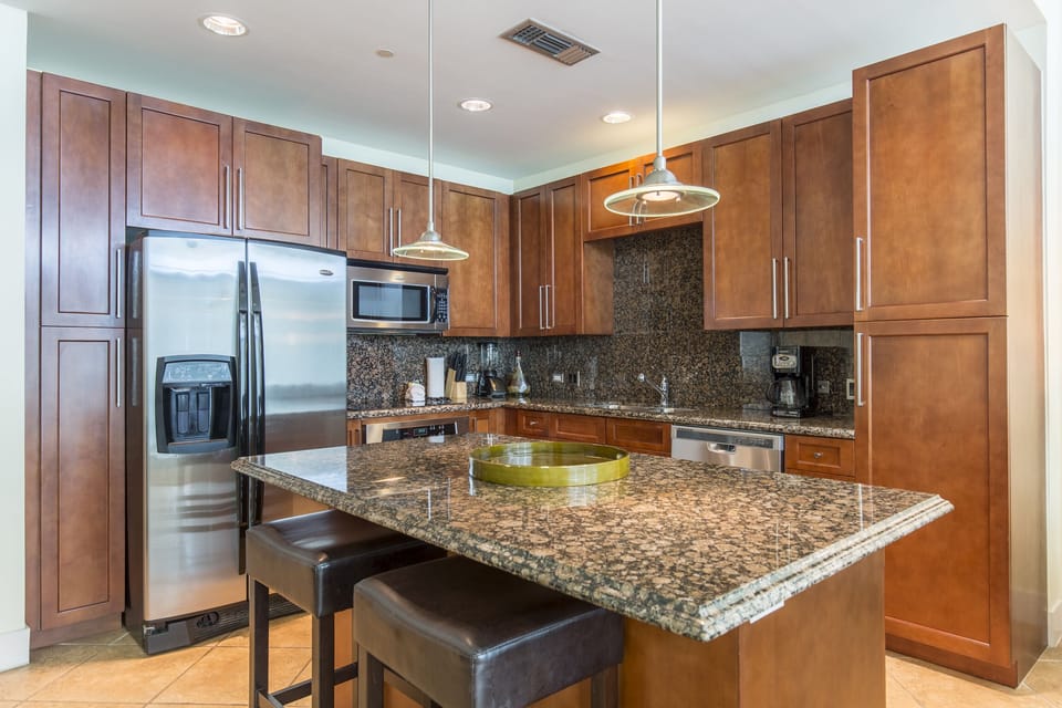 Prepare meals with beautiful gulf views from the fully equipped kitchen.
