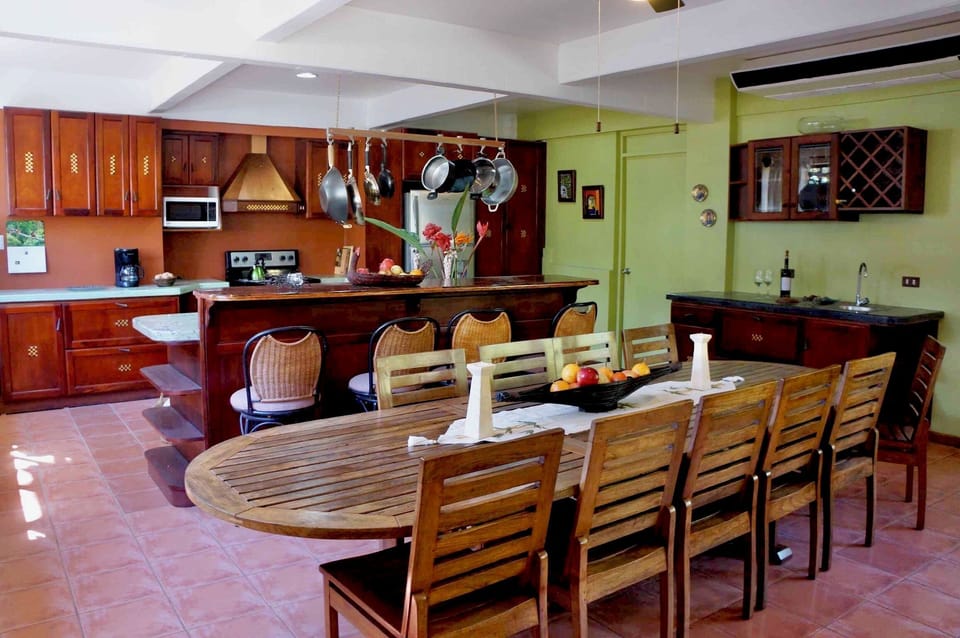 Big group? Love to cook? We do too! Enjoy the spacious dining and kitchen area. 