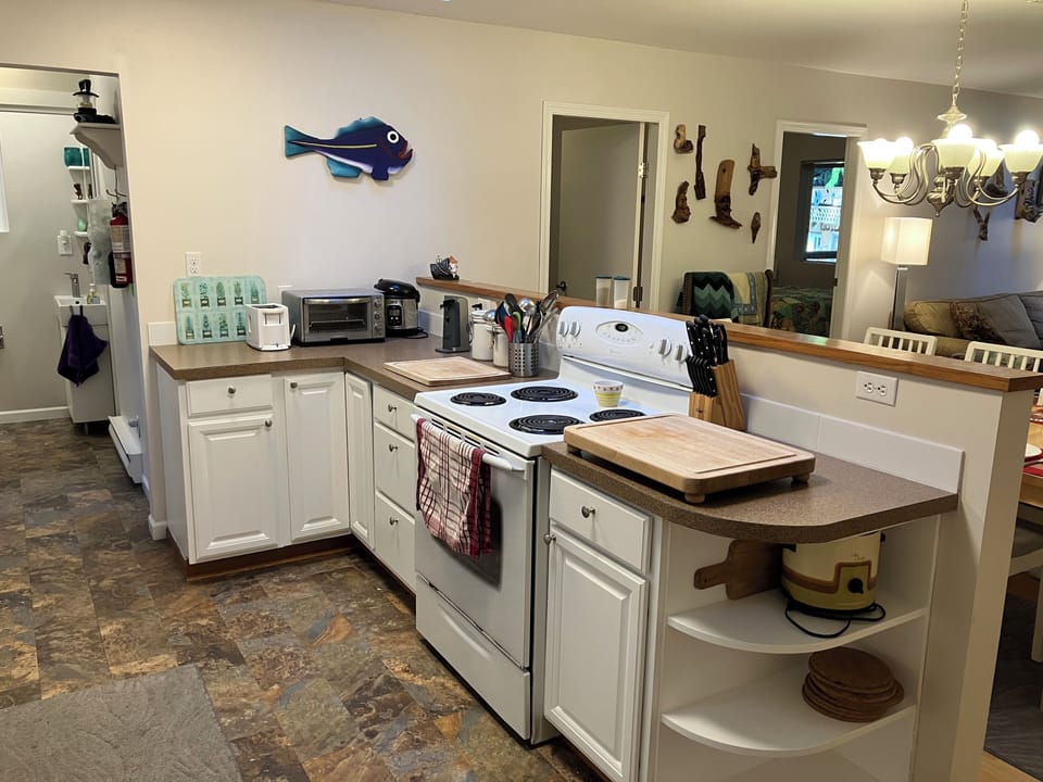 full size range, toaster & toaster oven