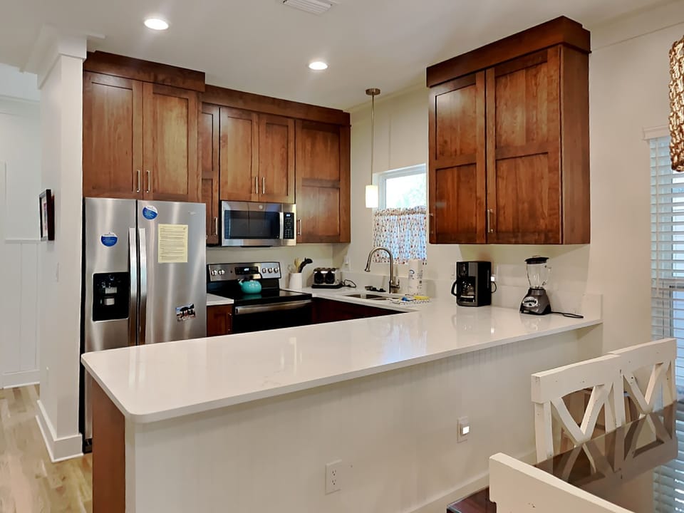 The natural wood reflects the relaxing natural environment of the area.