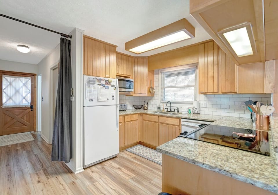 Kitchen--- Granite Counter-tops