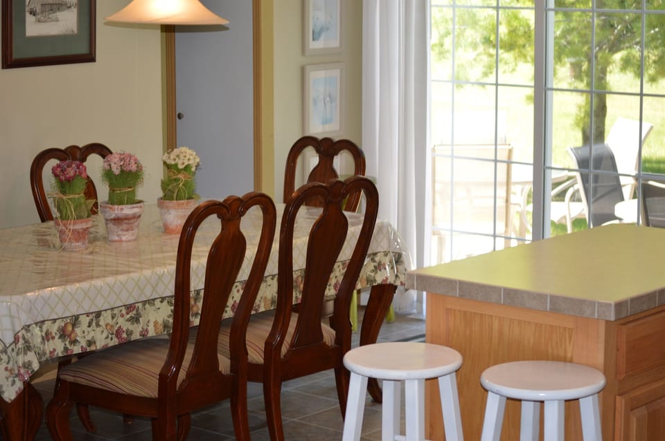 Dining Table at Carraig Beag