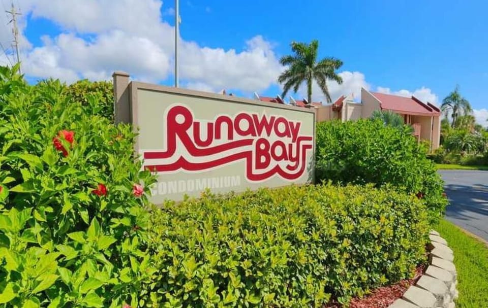 Entrance to the Runaway Bay property on beautiful Anna Maria Island.