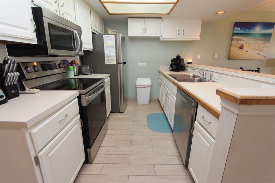 The Kitchen its Fully Equipped